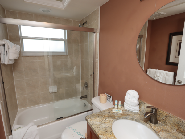 One Bedroom Vacation Rental  Beach Access Across Street!